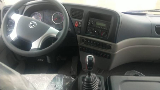 23 Koltuk 4x4 Dört Tekerlekten Çekişli Off Road Askeri Araçlar Dizel 170hp Vahşi Doğa Yolları için