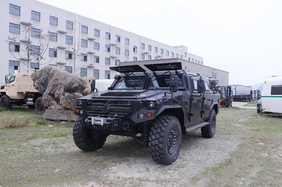 Kurşun Geçirmez Araba Gövdesi Özel Off Road Askeri Araç 6 Adam Saldırı Aracı 4x4
