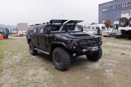 Kurşun Geçirmez Araba Gövdesi Özel Off Road Askeri Araç 6 Adam Saldırı Aracı 4x4