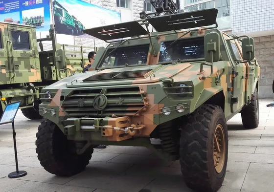 DONGFENG CSK141 Off Road Askeri Kurşun Geçirmez Saldırı Aracı 10 Koltuk 200hp 4x4