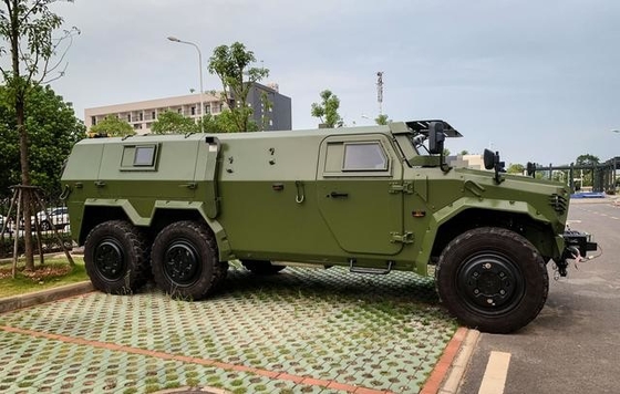 Çin Kurşun Geçirmez Özel Off Road Askeri Araç 6x6 300hp Savaş Alanı Ekipmanını Savun