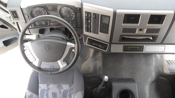 Ağır Hizmet Tipi Shacman F3000 8x4 Damperli Kamyon Euro 2 Emisyon 380hp 10MT Dizel Damperler Kabinin Hidrolik Süspansiyonu