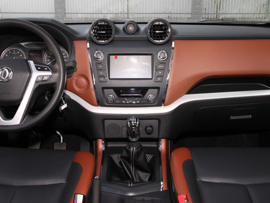 Aile Kampı için Turbo Motor RWD 4 Kapı SUV Kamyonet DONGFENG