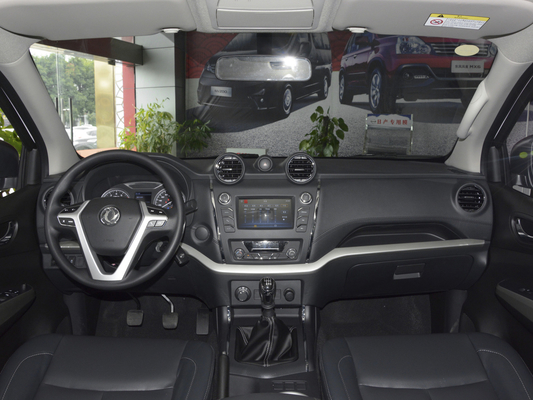 Çift Sıralı 5 Kişilik 4 Kapılı SUV Kamyonet 6MT 4WD 231HP Benzinli Motor