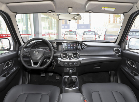 Dört Silindirli 4 Kapılı Kamyonet 4WD 5 Koltuk 2.4L Deplasman 1.4m Kargo Tankı