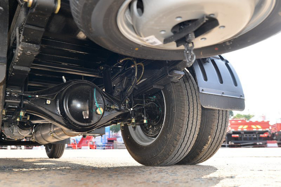 Dongfeng Hafif Kargo Kamyonu Benzinli 6 Tekerlekler 4x2 RWD Soldan Direksiyon