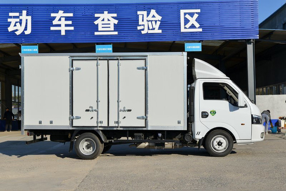 Isuzu Motor 3.4M Hafif Kargo Kamyonları 4x2 Tahrik Tekerleği Euro 2 Euro 4 Emisyon