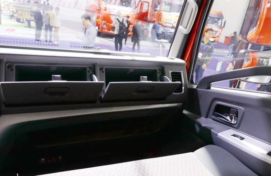 Transit Box Hafif Kargo Kamyonu Havalı Fren Euro2 - Euro6 Dingil Mesafesi 3308mm