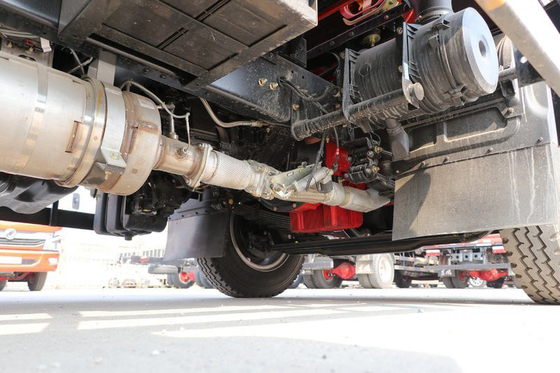 Uzun 6800mm Hafif Kargo Kamyonu Lojistik Taşımacılık Sütun Plakası 8MT Şanzıman Havalı Fren