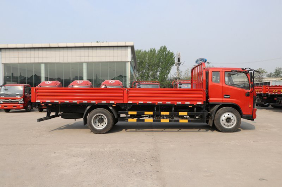 Uzun 6800mm Hafif Kargo Kamyonu Lojistik Taşımacılık Sütun Plakası 8MT Şanzıman Havalı Fren