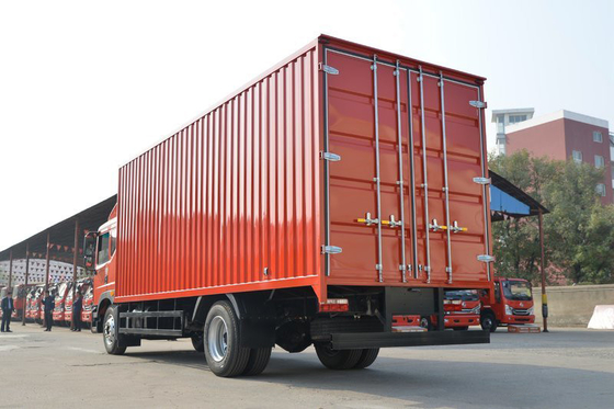 4x2 6 Wheeler 3950mm Dizel Cummins Motor Kargo Dağıtım Kamyonu Araçlar