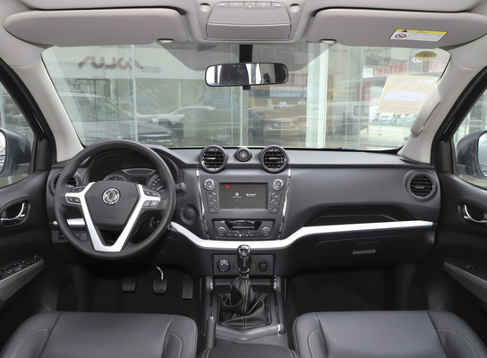 Çin DONGFENG 4WD Pickup 1.7m Kargo Tankı Hafif Yük Kamyonu Çift Kabin 5 Koltuk