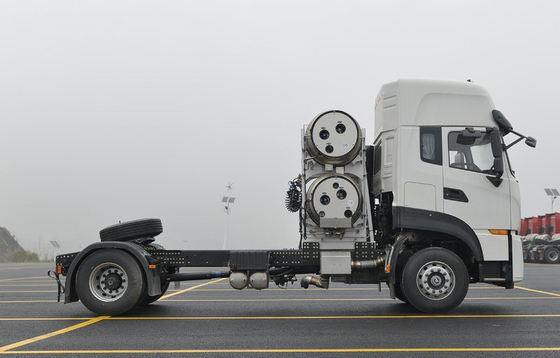 Mal Taşımacılığı LNG CNG Traktör Römork 500HP Motor Çekiş Kütlesi 32.4 Ton