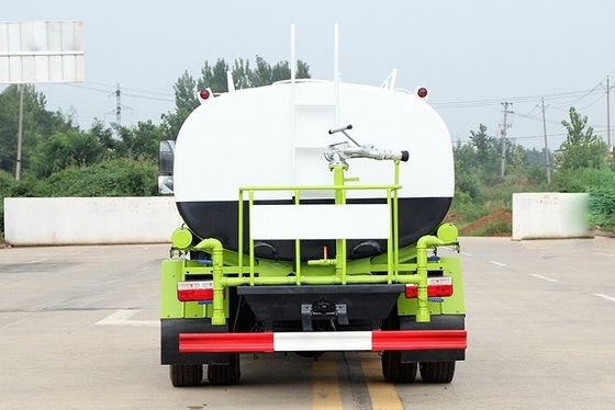 9 Cbm Yağmurlama Hafif Su Arabası Kamyon 4x2 Tekerlek Dizel Motorlu Sol Direksiyon