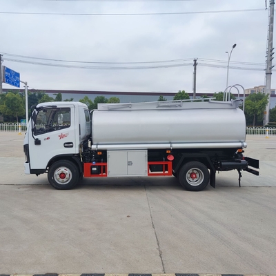 Benzinli Dizel Yakıt Tankeri Kamyon 4x2 Tekerlek 4.5 Cbm Gazyağı Yağ Taşıma Kamyonu