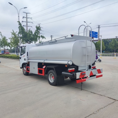 Benzinli Dizel Yakıt Tankeri Kamyon 4x2 Tekerlek 4.5 Cbm Gazyağı Yağ Taşıma Kamyonu